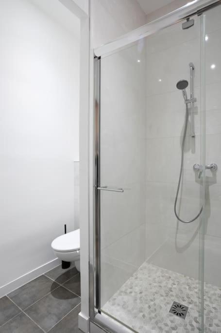 2 Pieces Proche Metro, Montrouge Apartment Exterior photo