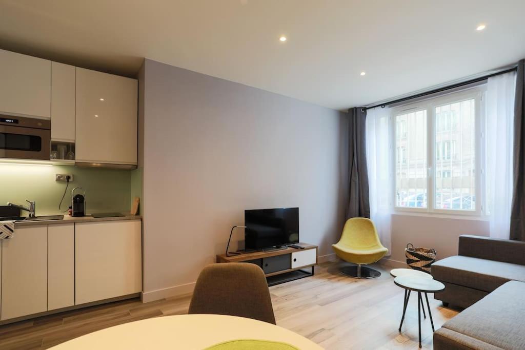 2 Pieces Proche Metro, Montrouge Apartment Exterior photo